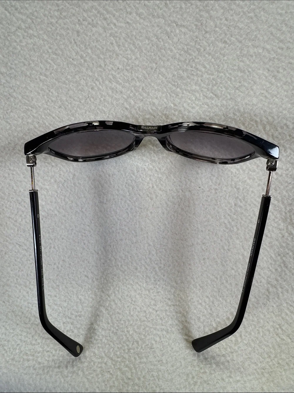 Balmain BL 2102 C03 black tortoise frame and gray gradient lenses Balmain BL 2102 C03 black tortoise frame and gray gradient  main image 4